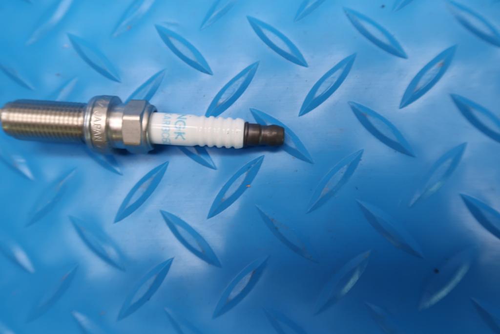 Maserati Quattroporte Gts V8 3.8 engine Ngk spark plugs 8pcs #13105