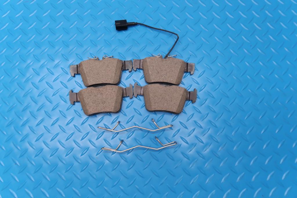 Maserati Levante front rear brake pads rotors TopEuro #13104