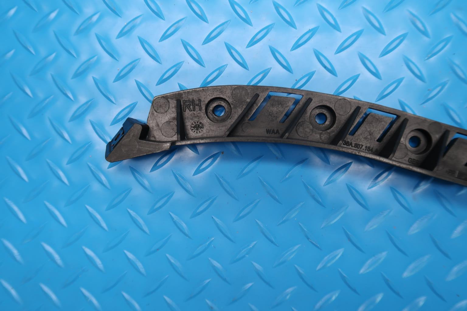 Bentley Bentayga front bumper brackets left & right #13089