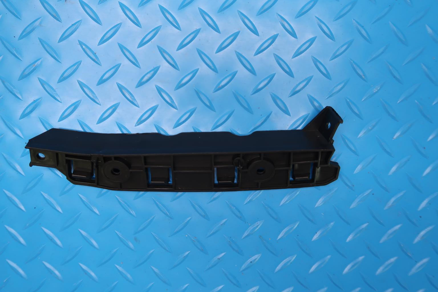 Bentley Bentayga front bumper right outer bracket #13090