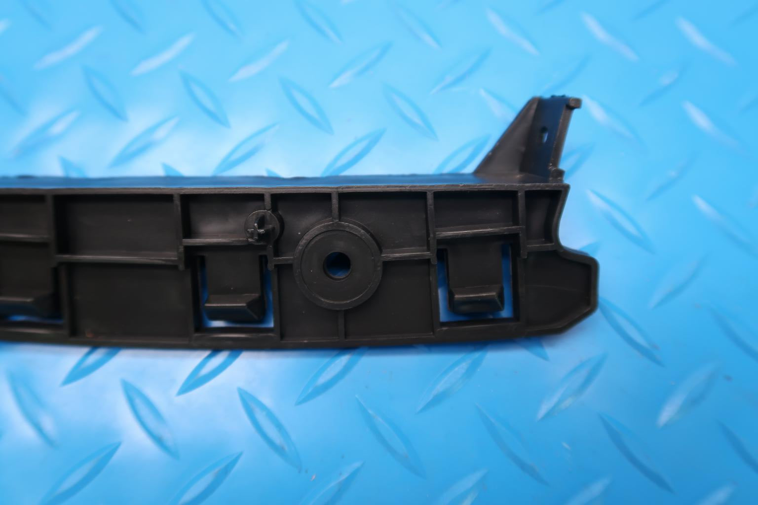 Bentley Bentayga front bumper brackets left & right #13092
