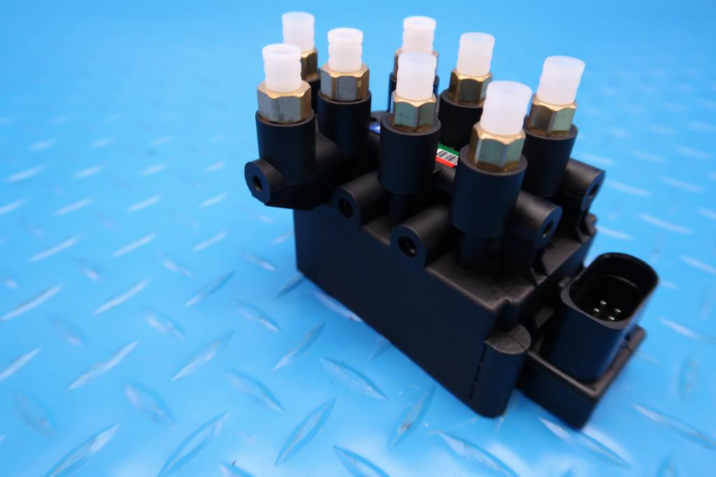 Bentley Bentayga Lamborghini Urus air suspension valve block #12460