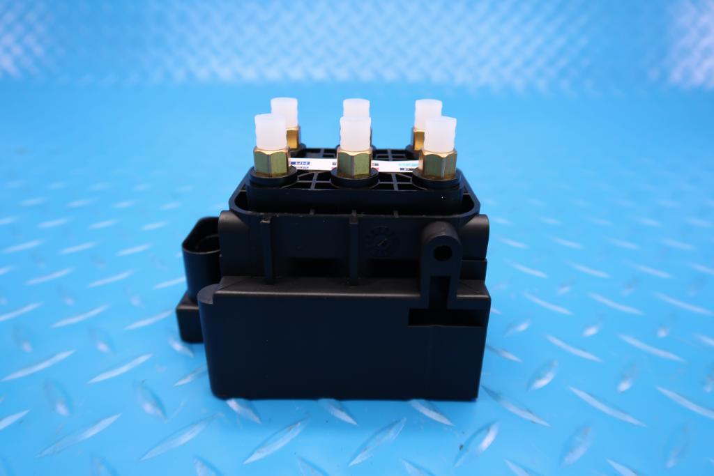 Bentley Continental Flying Spur GT GTC air suspension valve block #12462