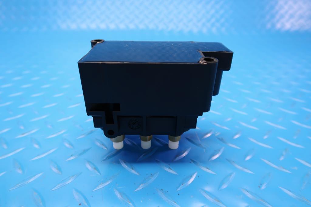 Bentley Mulsanne air suspension valve block #12463