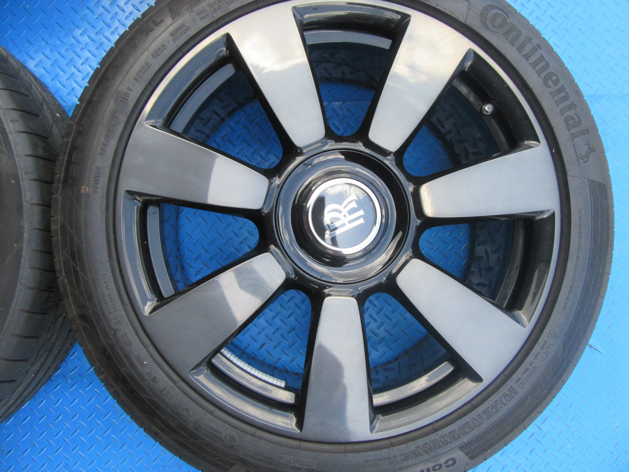 22" Rolls Royce Cullinan rims wheels tires set #1975