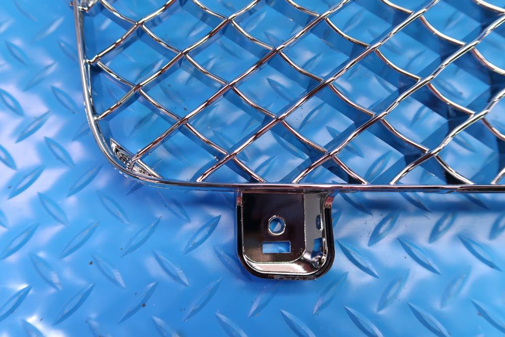Bentley Bentayga front right chrome grille insert #12441