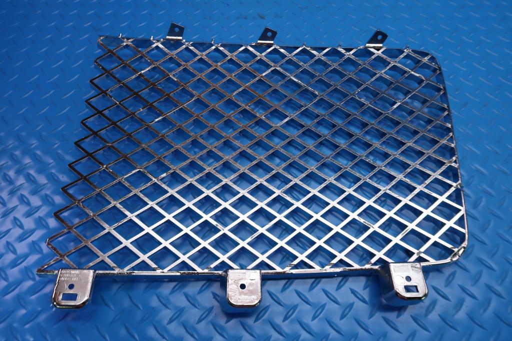 Bentley Bentayga front right chrome grille insert #12441