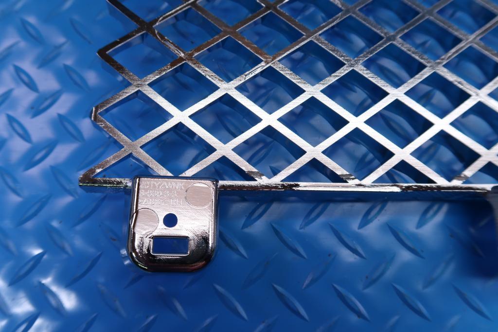 Bentley Bentayga front right chrome grille insert #12441