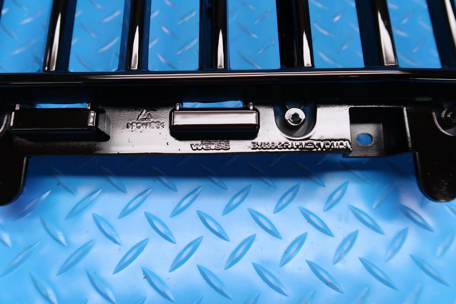 Bentley Bentayga Ewb Azure front black radiator grille #12443