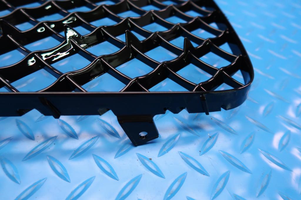 Bentley Bentayga front right black grille insert #12471
