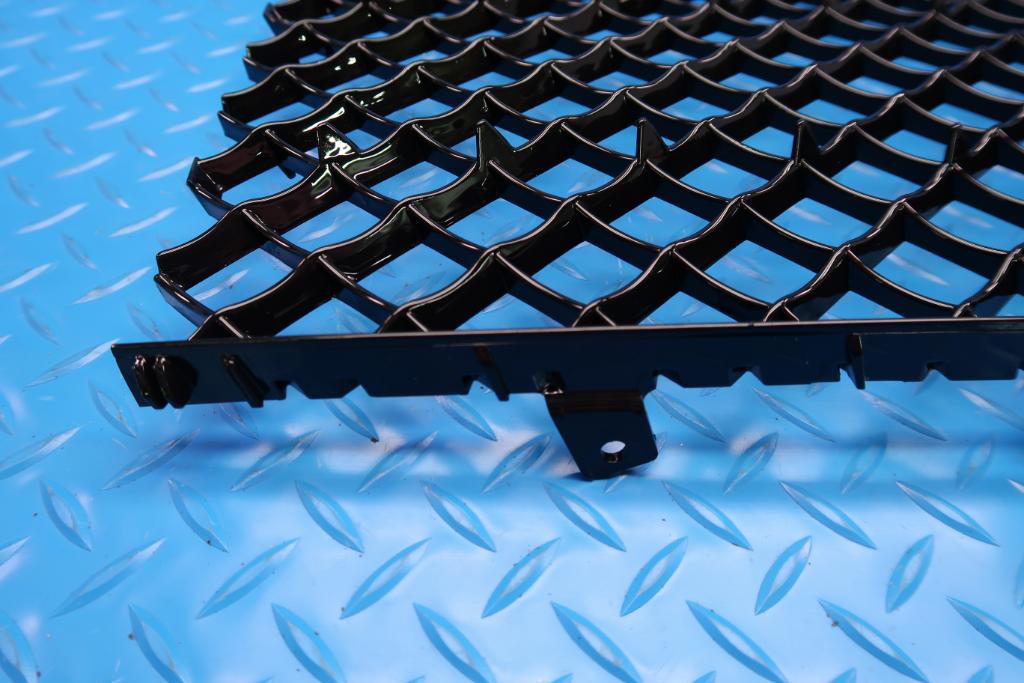 Bentley Bentayga front right black grille insert #12471