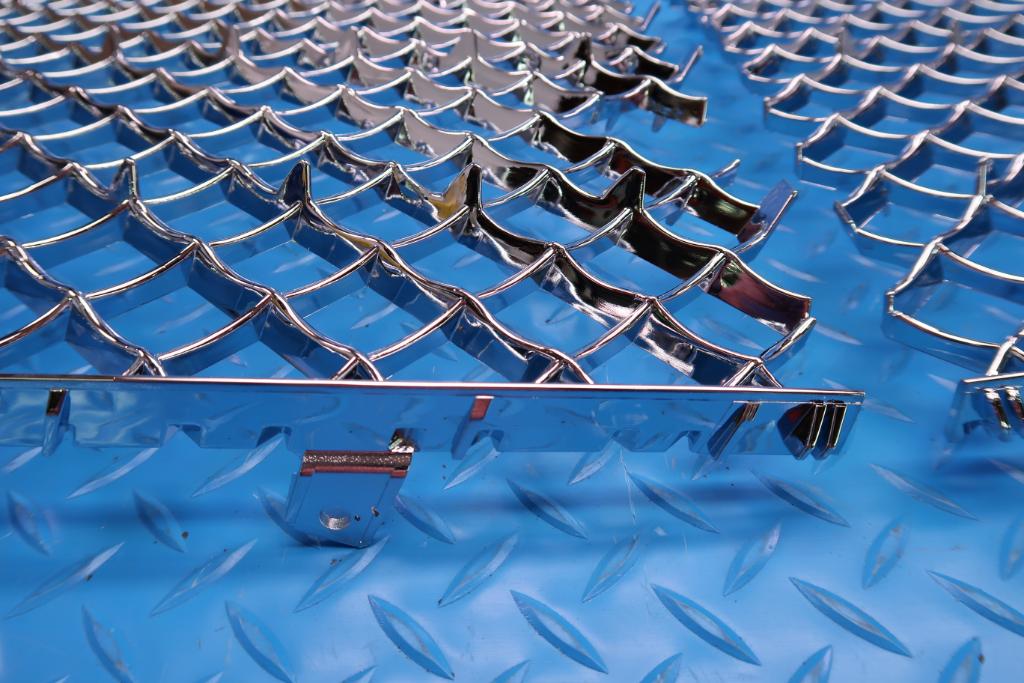 Bentley Bentayga front chrome left & right grille inserts #12472