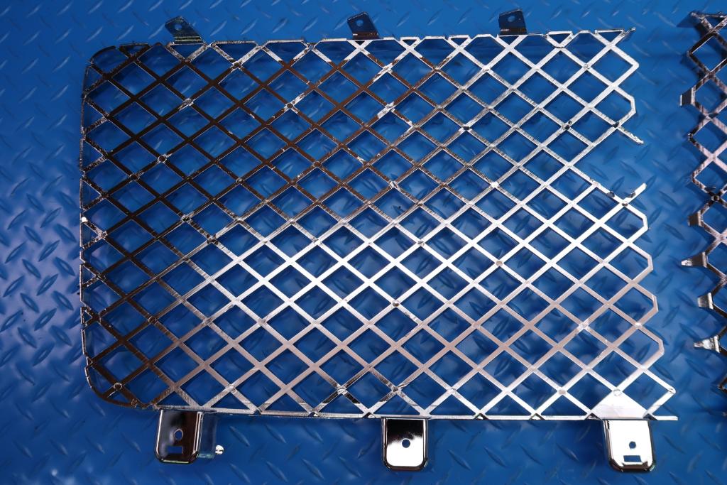 Bentley Bentayga front chrome left & right grille inserts #12472