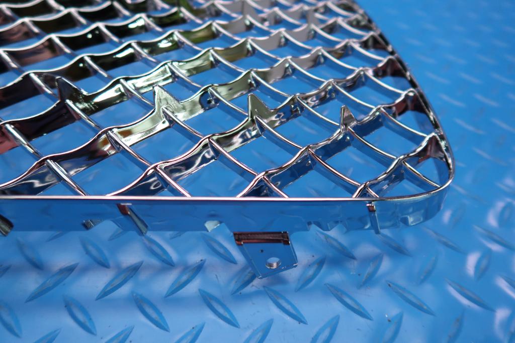 Bentley Bentayga front right chrome grille insert #12474