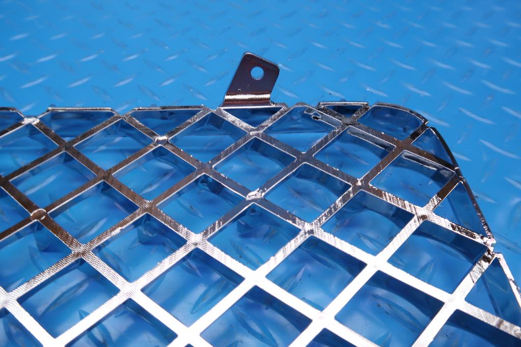 Bentley Bentayga front right chrome grille insert #12474