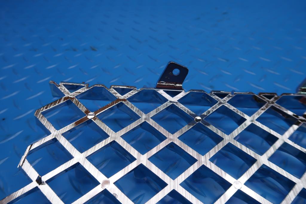 Bentley Bentayga front right chrome grille insert #12474