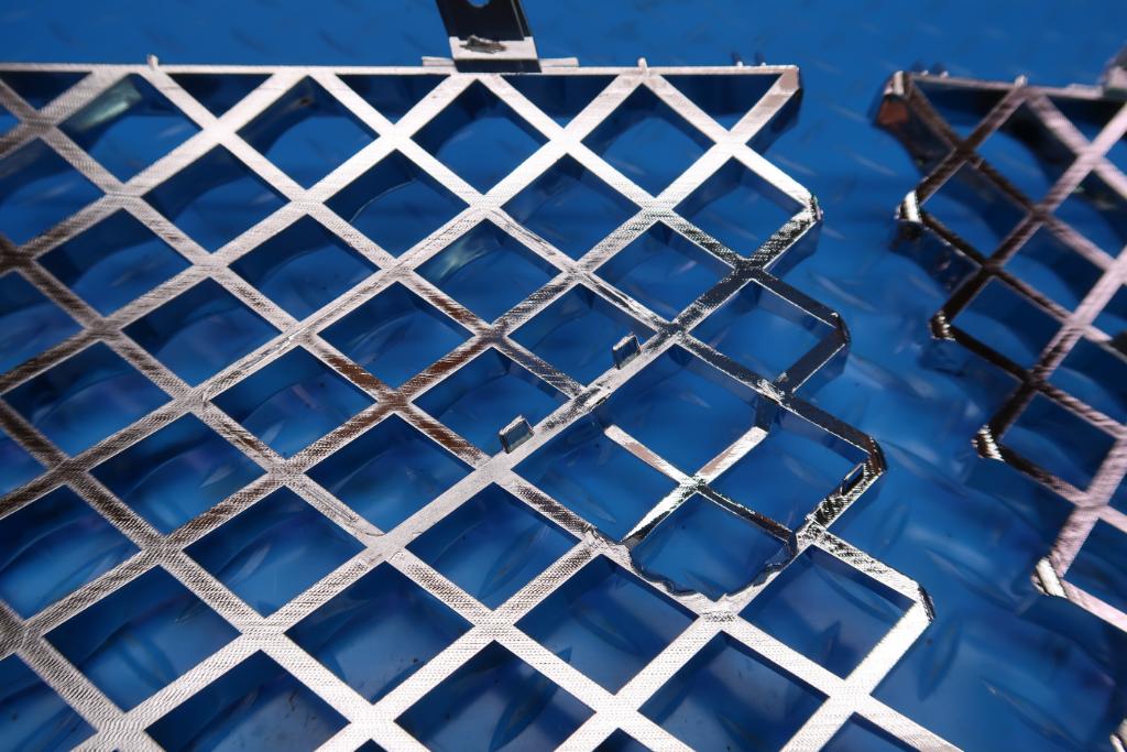 Bentley Gt Gtc front chrome radiator grille inserts left & right #12446