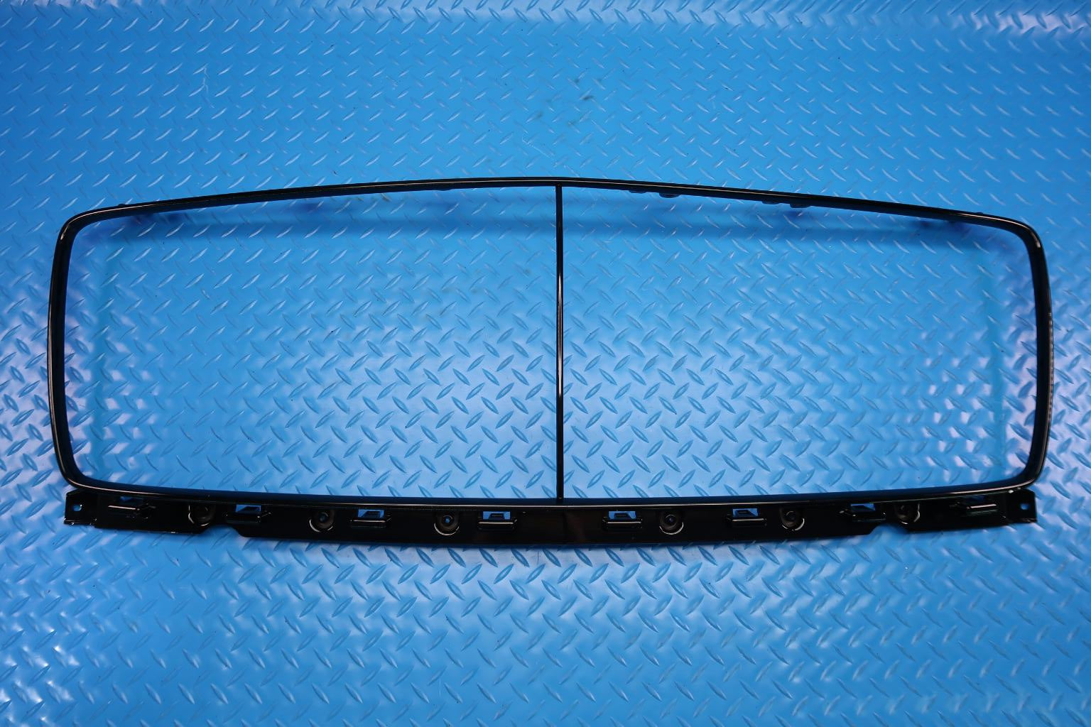 Bentley Gt Gtc front black radiator grille surround trim #12450