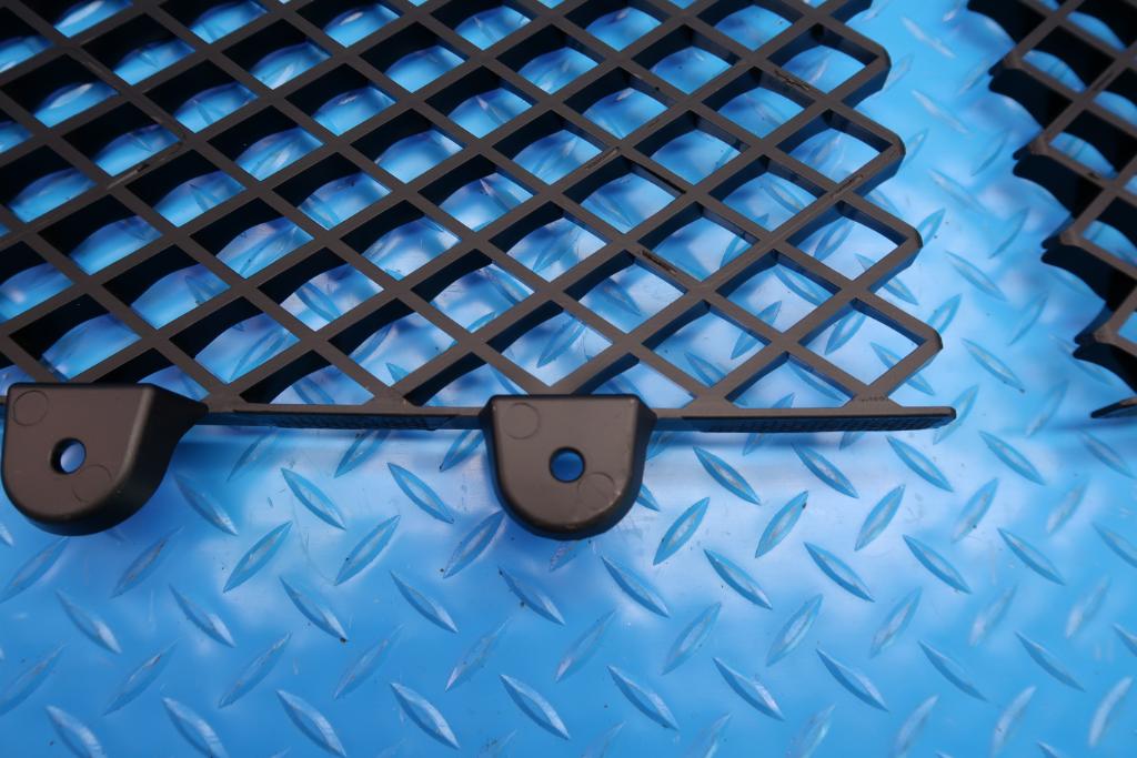 Bentley Gt Gtc front black radiator grille inserts left & right #12451