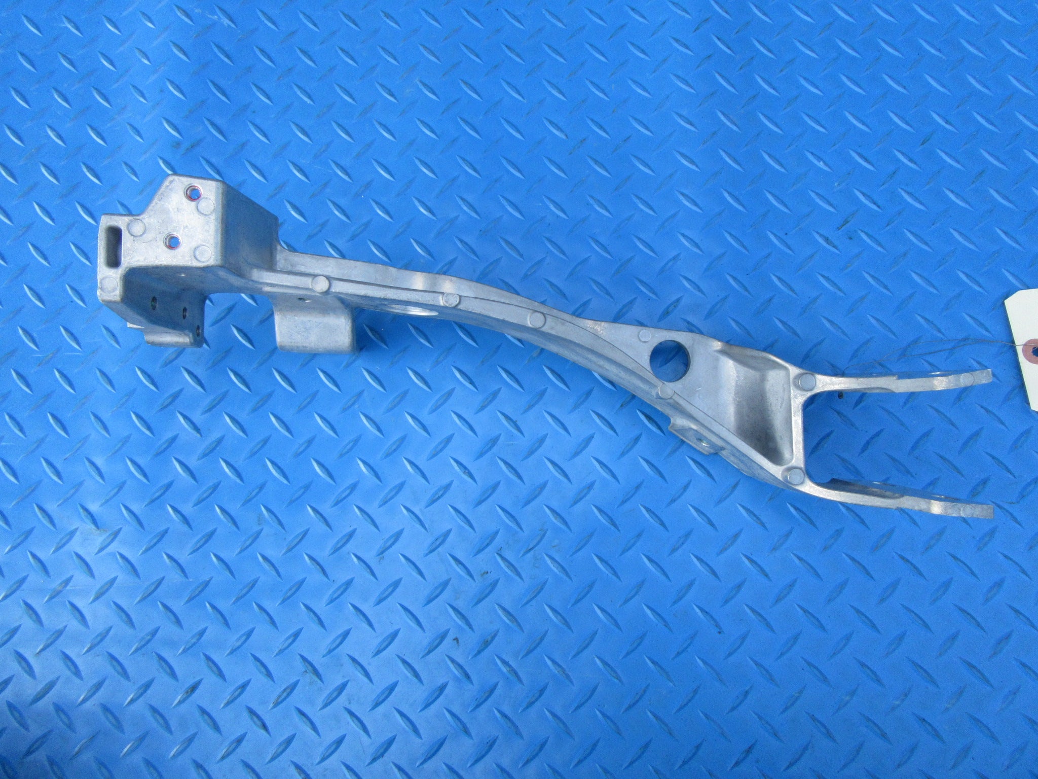 Bentley Continental GT GTC right front mounting bracket #2414