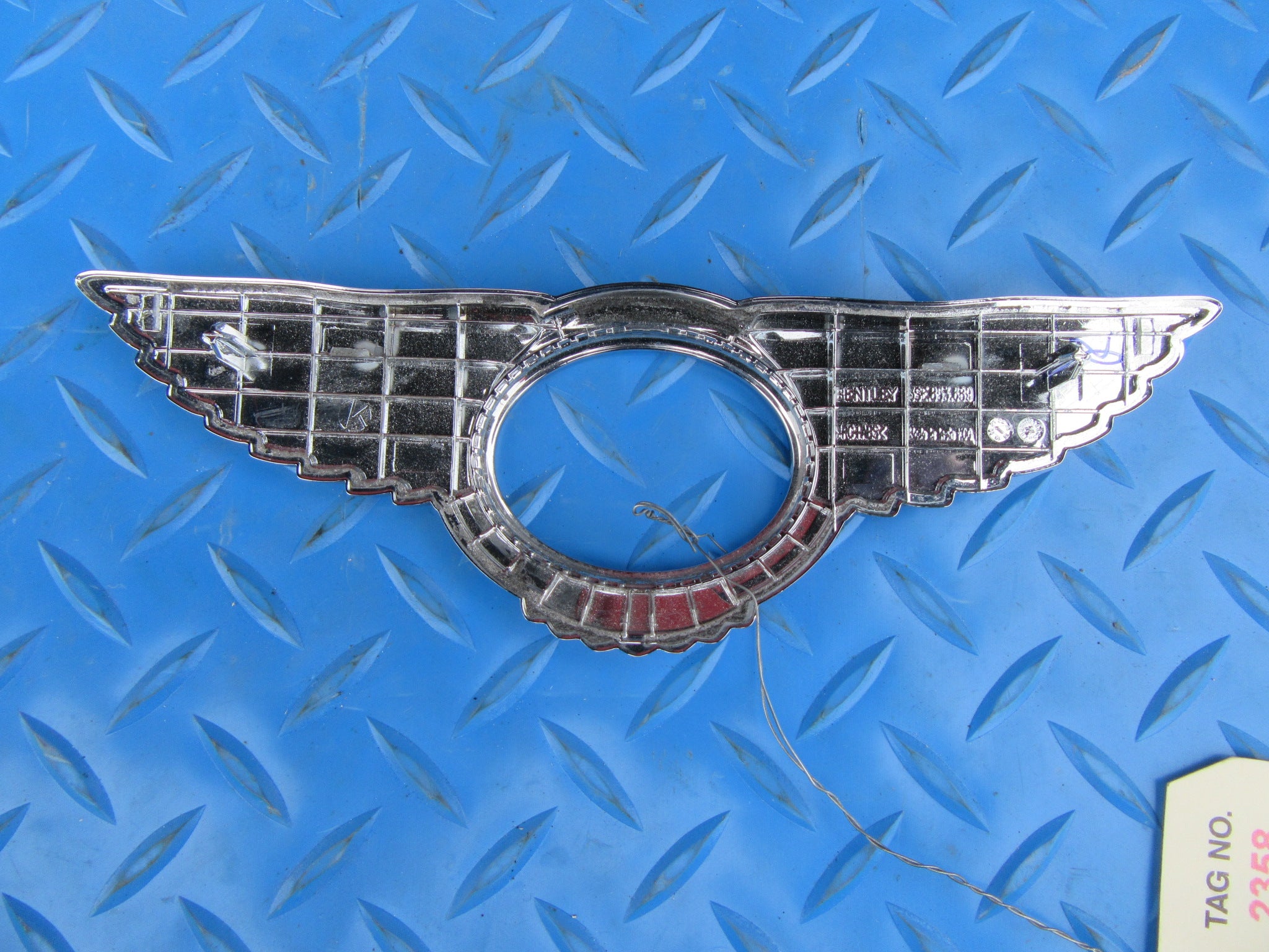 Bentley Flying Spur trunk emblem wings #2358