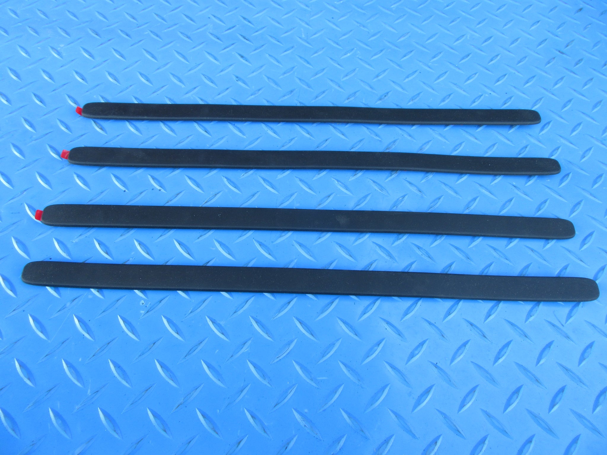 Rolls Royce Wraith Dawn front door sill plate rubber edge protector inserts 4pcs #2333