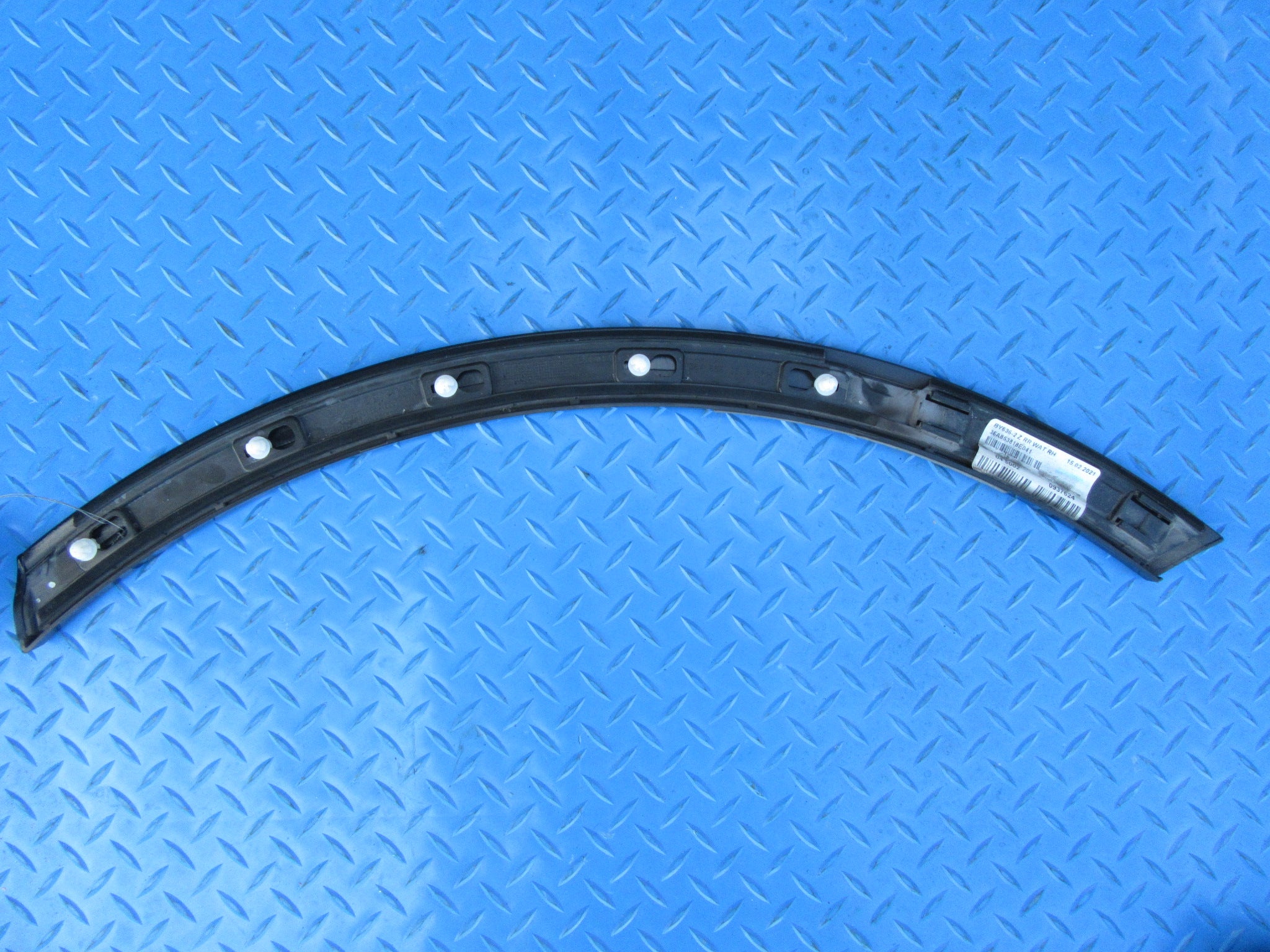 Bentley Bentayga right rear quarter wheel arch trim #2315