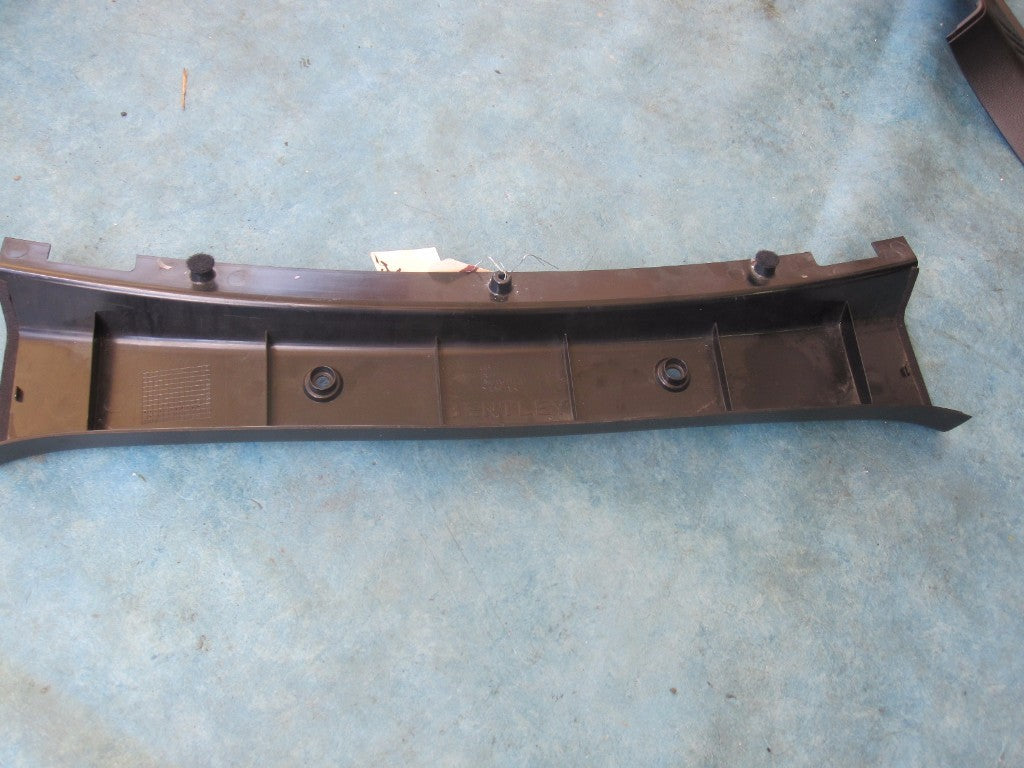 Bentley Continental Gt trunk rear trim panel