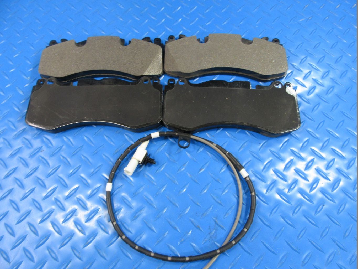 Aston Martin Rapide front brake pads + wear sensors TopEuro #7301