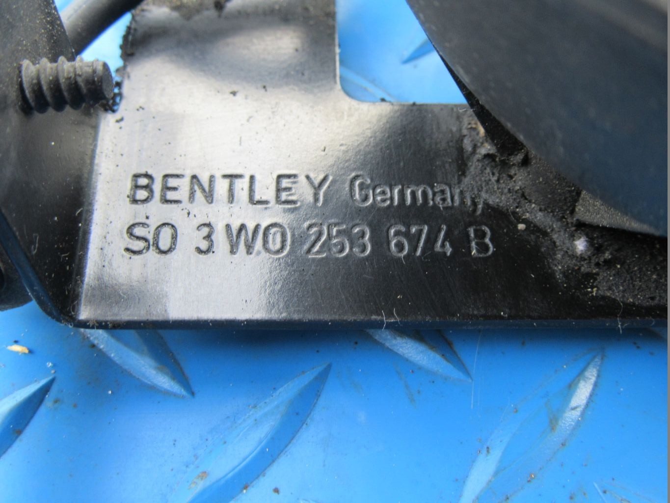 Bentley Continental GT damper canister vacuum tank #1130