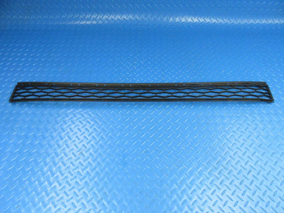 Maserati Ghibli front bumper center grille #9105