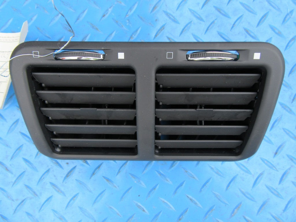 Maserati GranCabrio rear air vent #5550