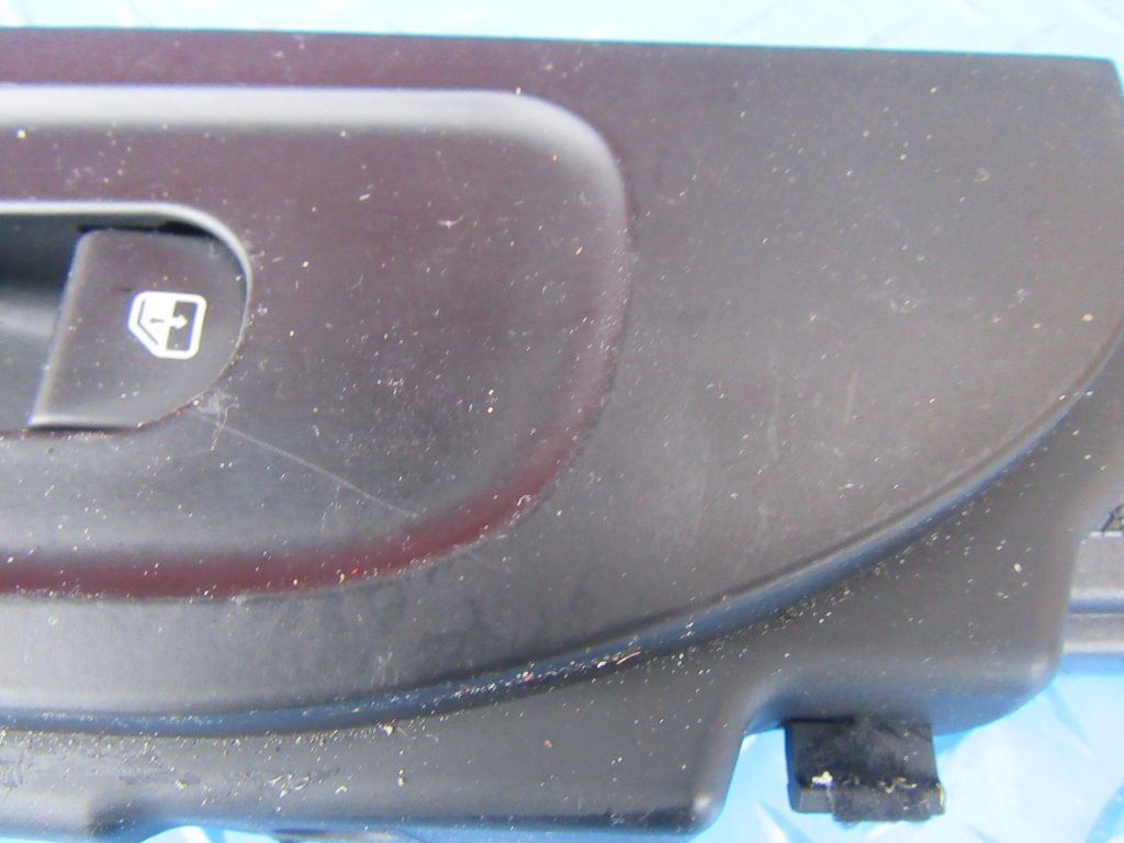 Maserati GranCabrio right window switch #1043