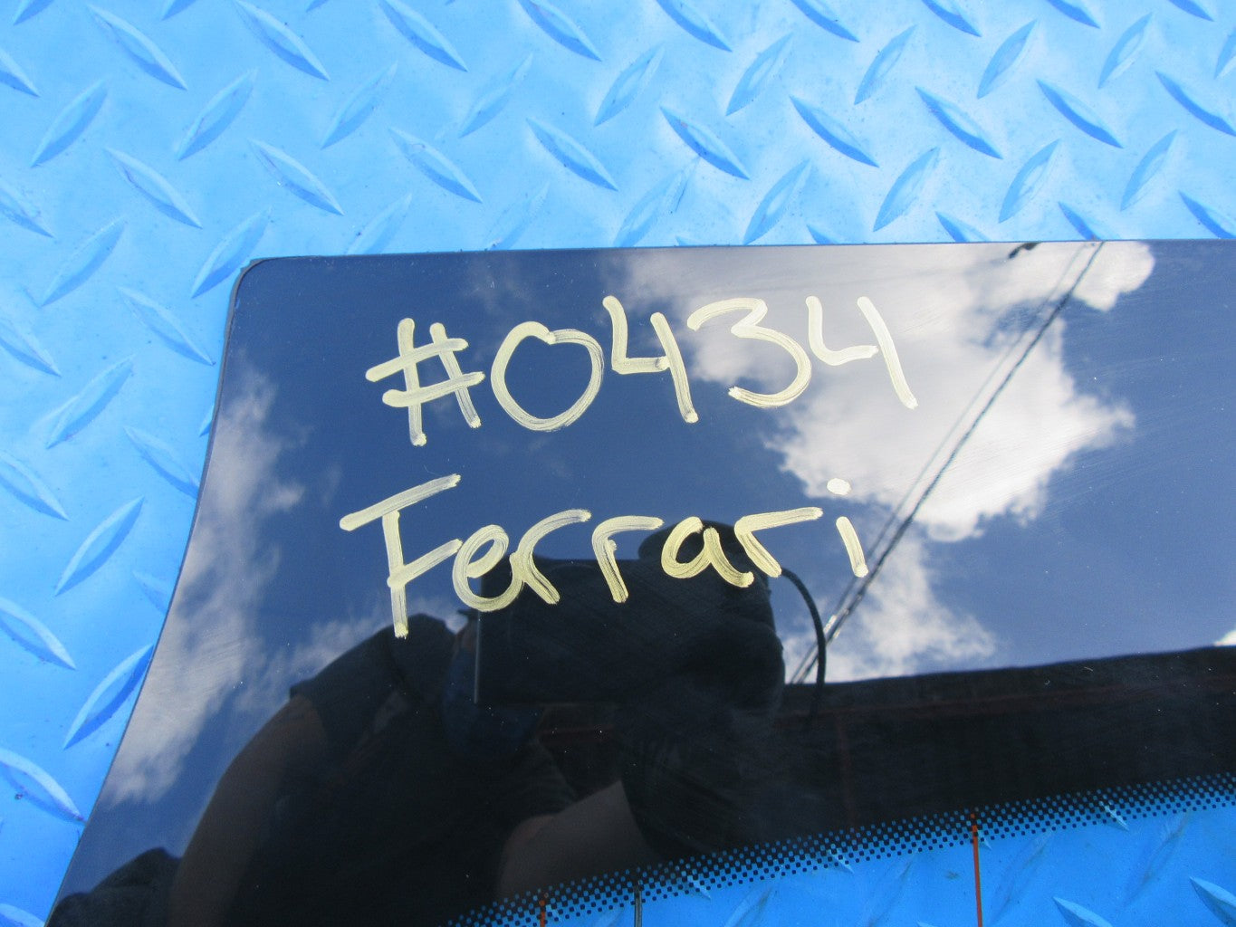 Ferrari 812 Superfast GTS rear back glass #0434