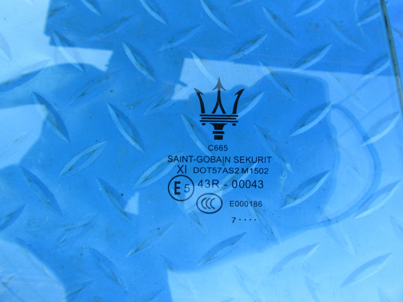 Maserati Quattroporte right rear door glass window #0424