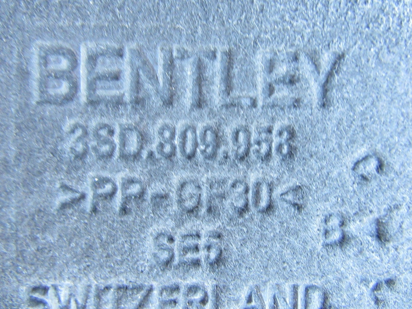 Bentley Continental GT right wheel well fender liner NEW #0294