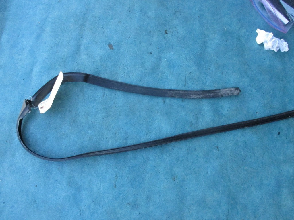 Rolls Royce Phantom Rr1 left front door top joint gasket  #3056