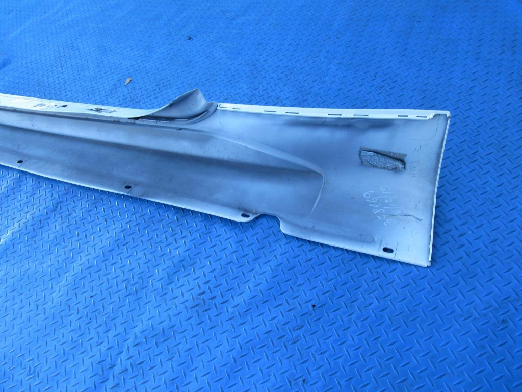 Maserati GranTurismo right passenger side skirt rocker panel #8326