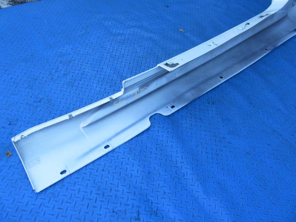 Maserati GranTurismo right passenger side skirt rocker panel #8326