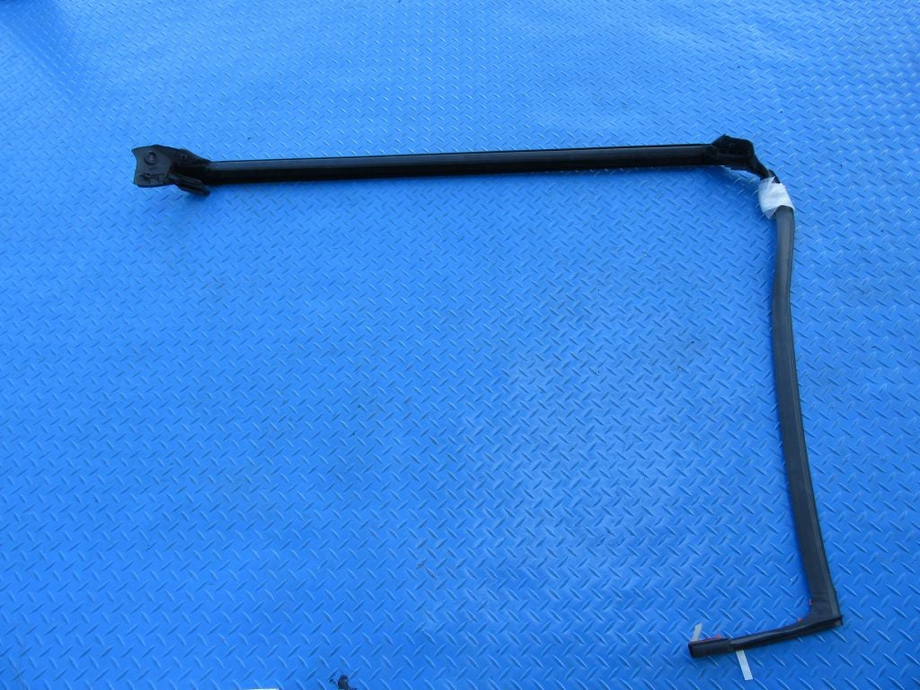 Rolls Royce Wraith Dawn right front door channel seal gasket NEW #8335