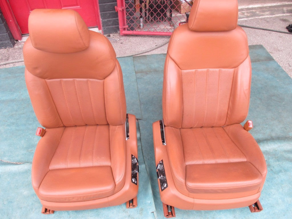 Bentley Continental Flying Spur Front seats saddle