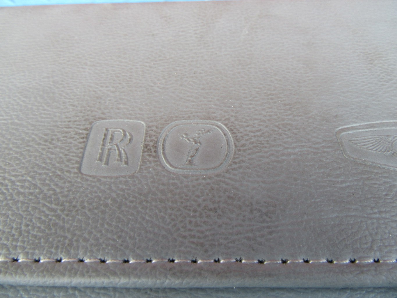 Rolls Royce Bentley service schedules dealer network handbooks pouch #0100