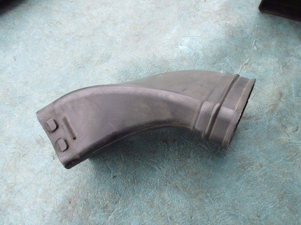 Bentley Gt Gtc Flying Spur left cold air intake duct rear