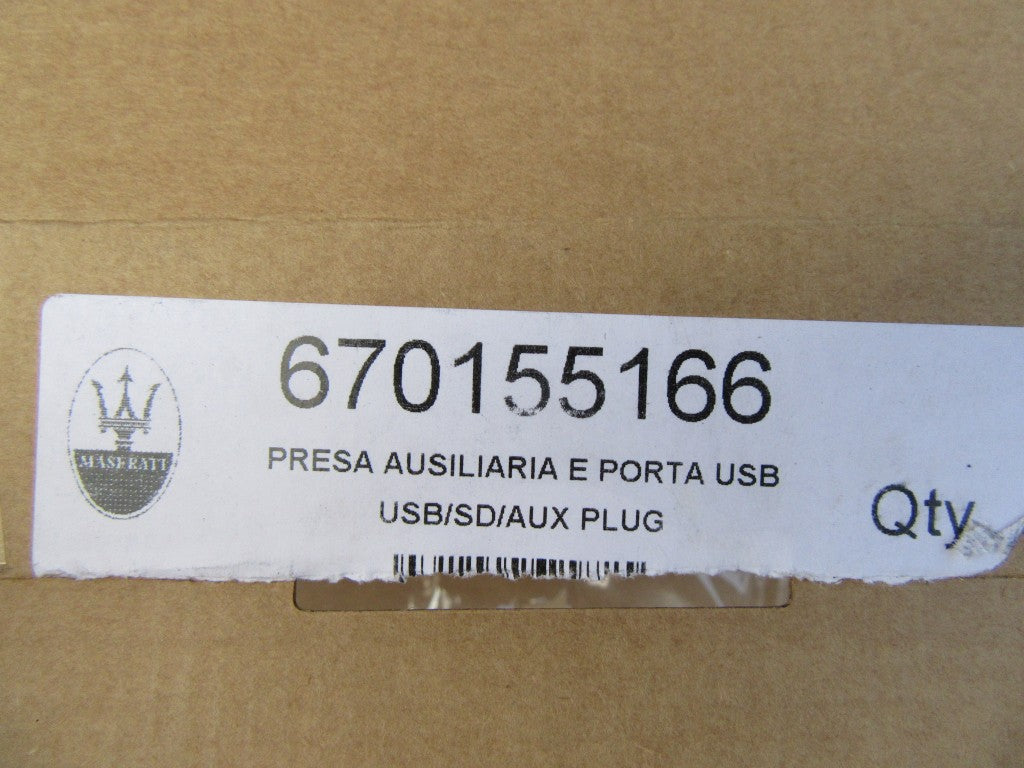 Maserati Levante aux auxiliary USB plug port #1688