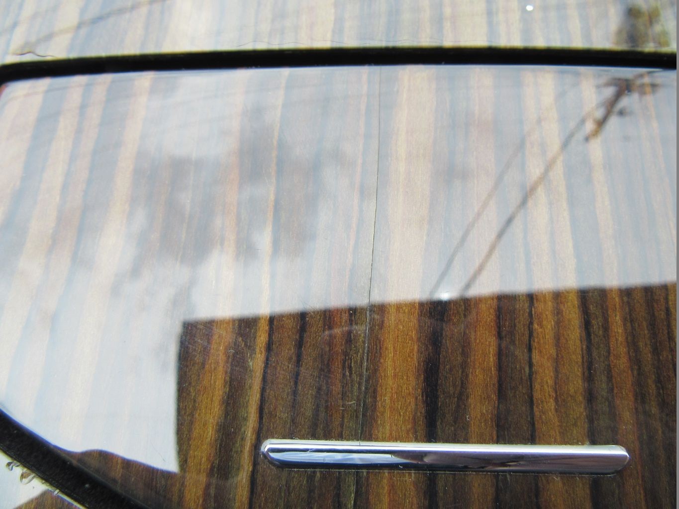 Maserati Ghibli Quattroporte center console compartment trim panel gloss wood #8486