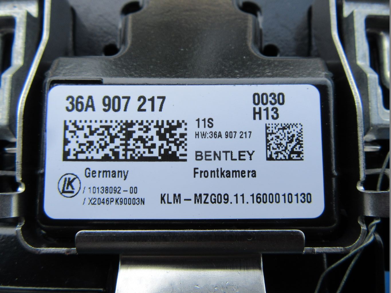 Bentley Bentayga front windshield driver assist camera control unit module #8400
