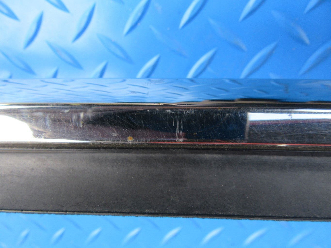 Bentley Continental GT GTC left door window lower chrome trim gasket #1790