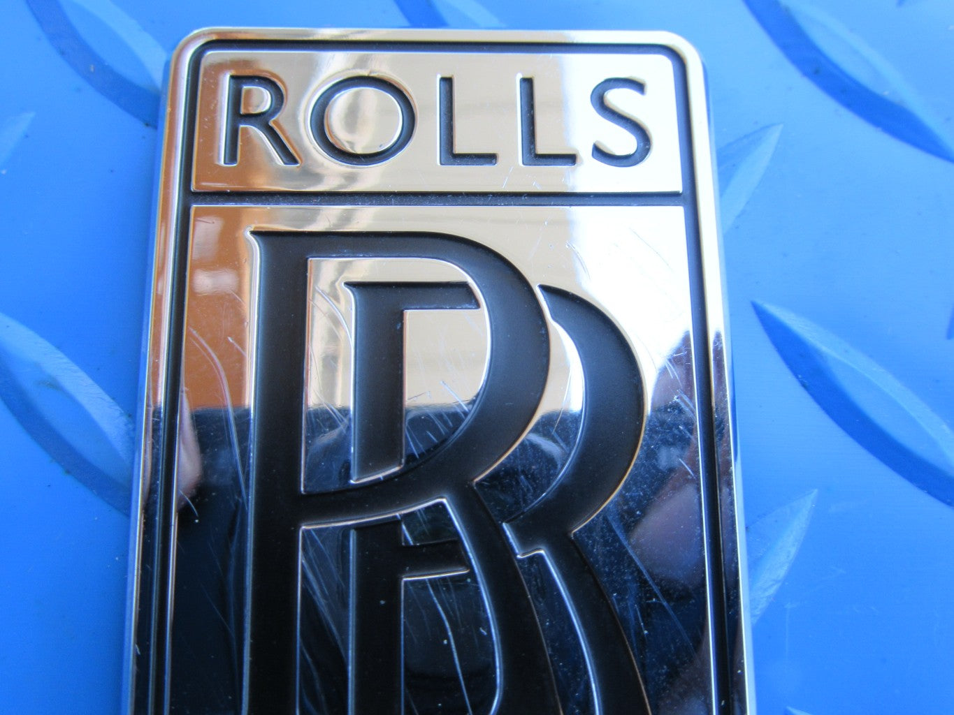Rolls Royce Ghost Phantom Wraith Dawn Cullinan plastic emblem badge #2784