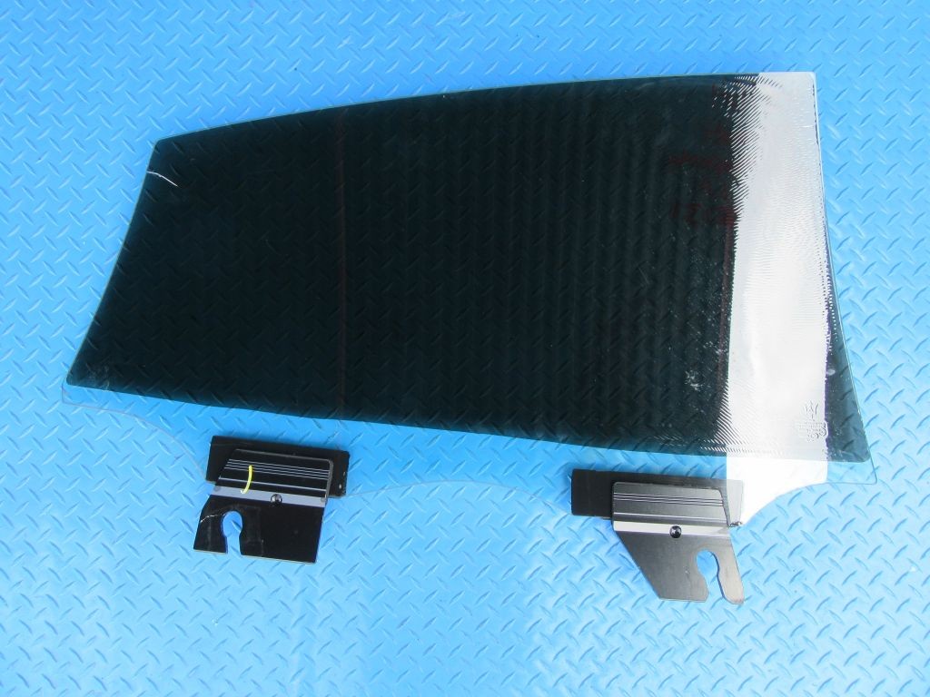 Maserati Quattroporte left rear door window glass #8764