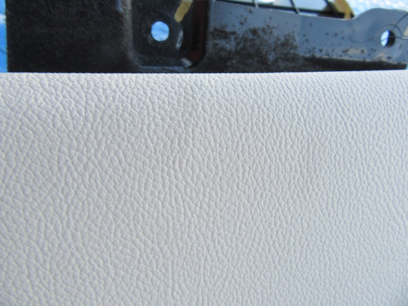 Maserati Quattroporte left dashboard compartment beige #2675